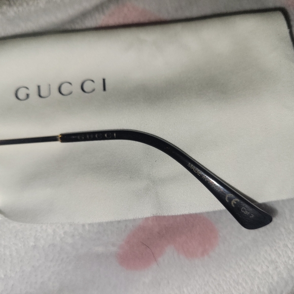 Authentic Gucci Sunglasses - Picture 4 of 11